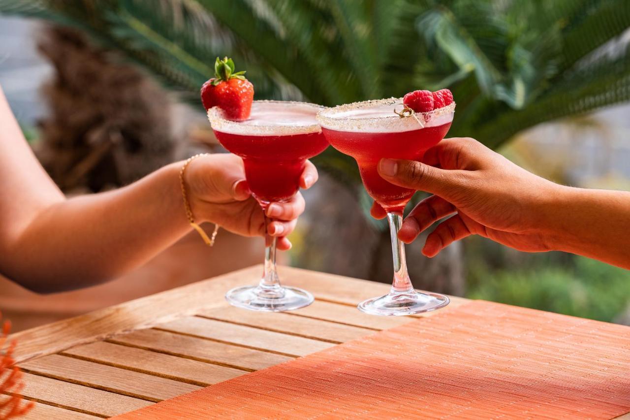 Roslin Beach Hotel Сътън он Сий Екстериор снимка
